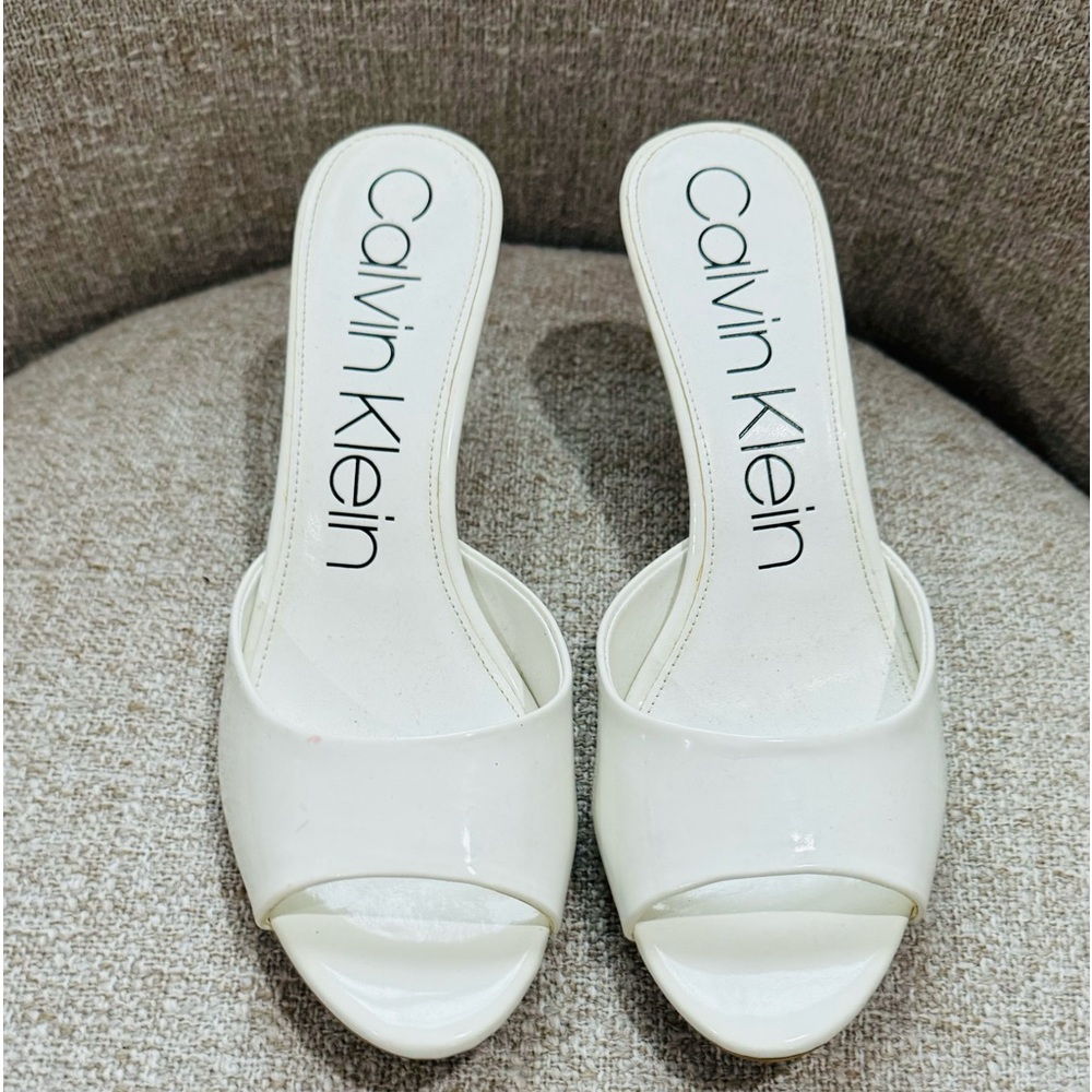 Calvin Klein Women's LUC Mule, White, Patent